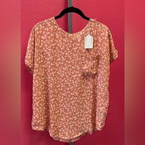 Women's Pink Floral Short-Sleeve Pocket Top